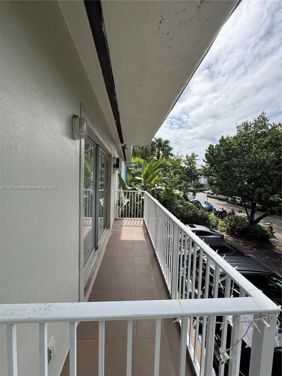 Small Image of 921 MERIDIAN AVE #7, Miami Beach Number 28
