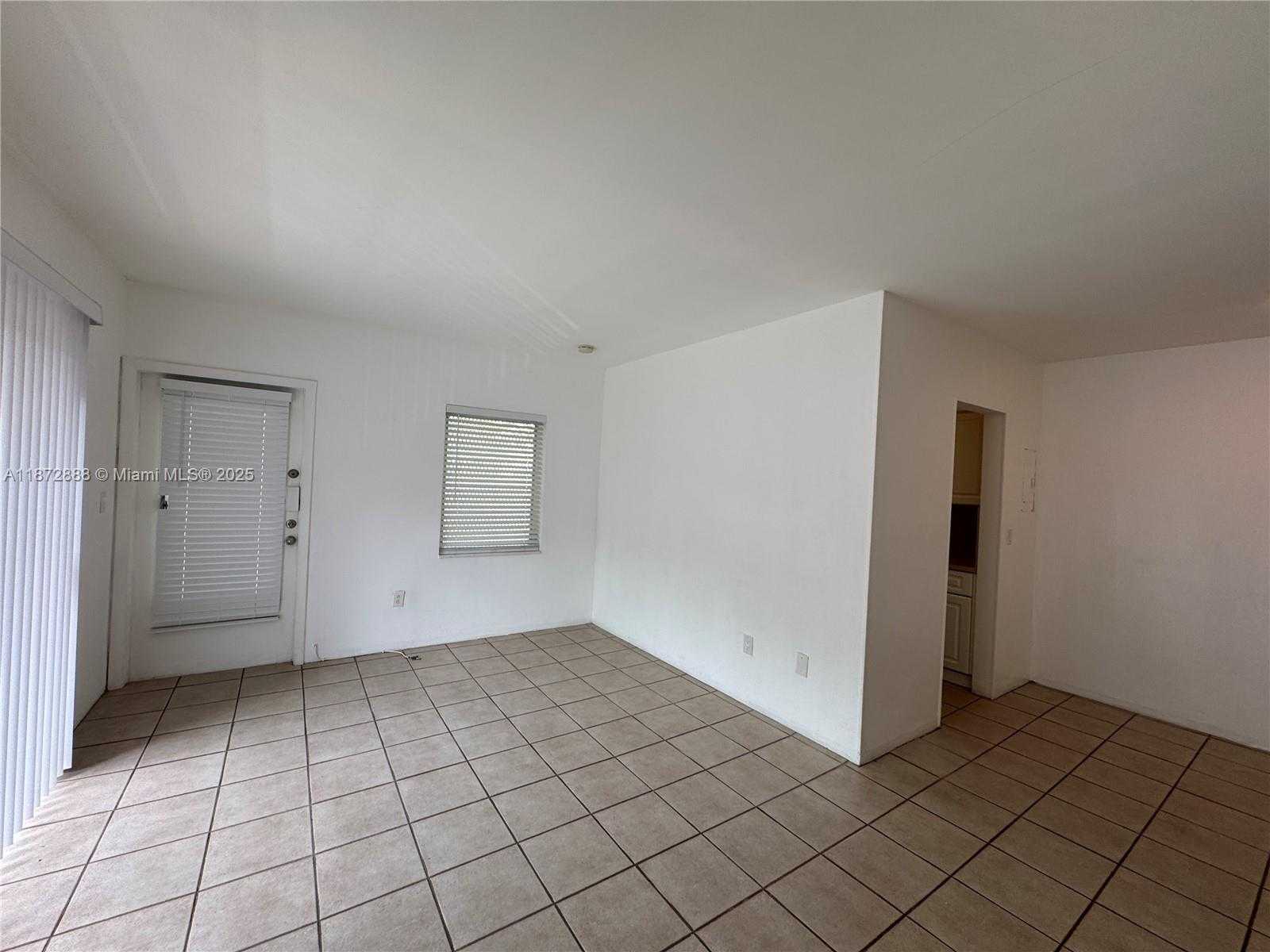 Small Image of 921 MERIDIAN AVE #7, Miami Beach Number 4