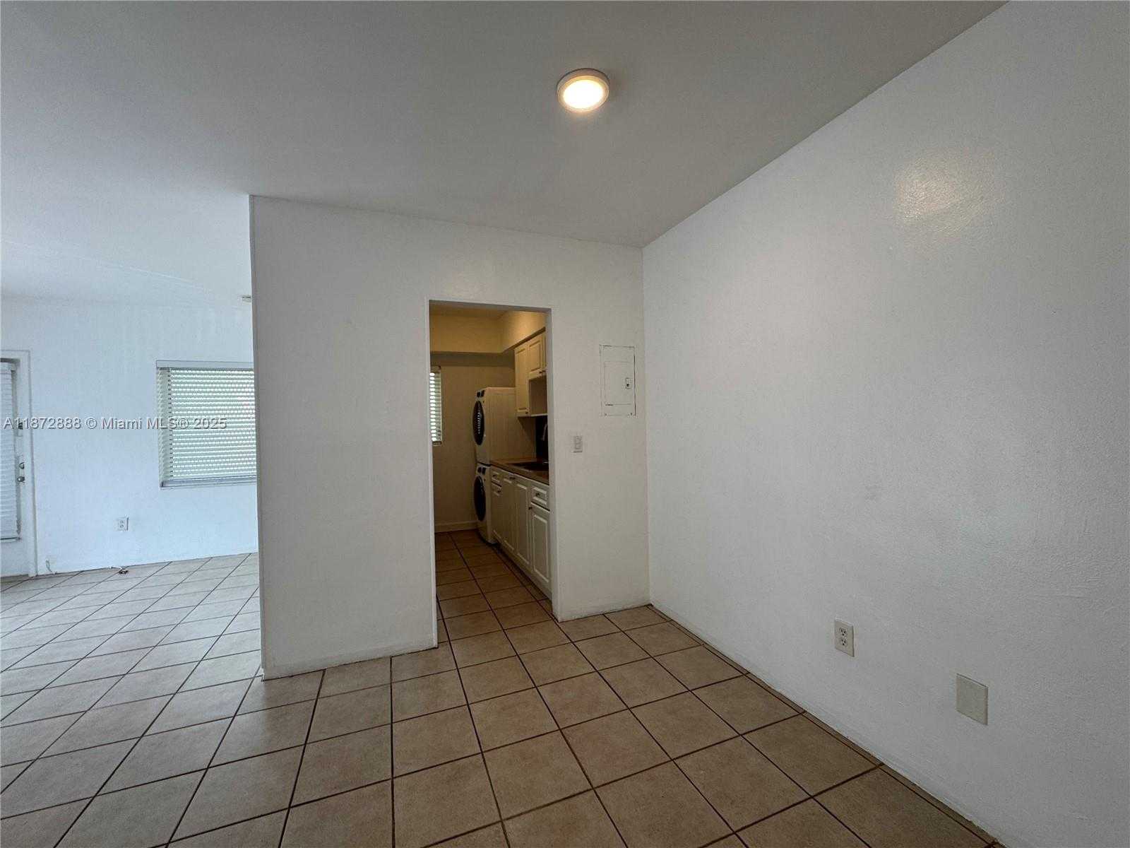 Small Image of 921 MERIDIAN AVE #7, Miami Beach Number 9