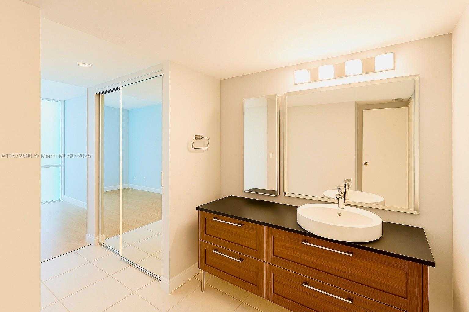 Small Image of 3301 NORTH COUNTRY CLUB DR #408, Aventura Number 7