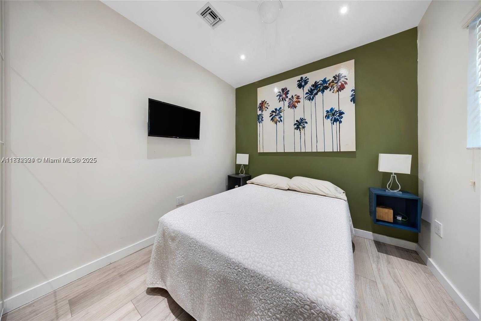 Small Image of 1141 NORTH EAST 90TH ST, Miami Number 42
