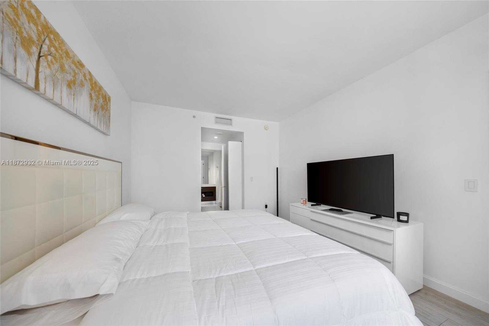 Small Image of 55 SOUTH WEST 9TH ST #1804, Miami Number 17