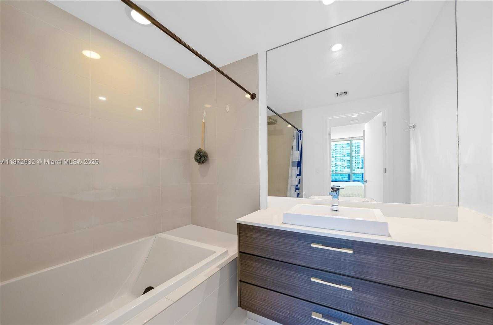 Small Image of 55 SOUTH WEST 9TH ST #1804, Miami Number 20