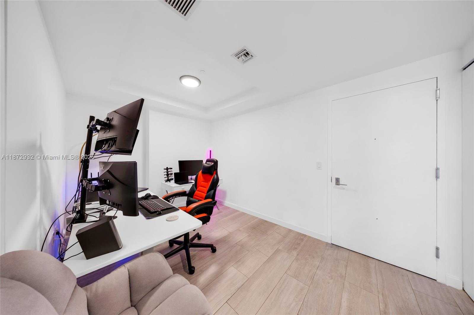 Small Image of 55 SOUTH WEST 9TH ST #1804, Miami Number 22