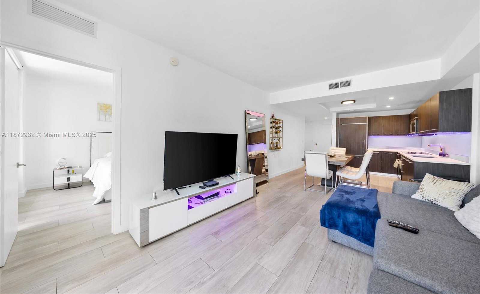 Small Image of 55 SOUTH WEST 9TH ST #1804, Miami Number 7