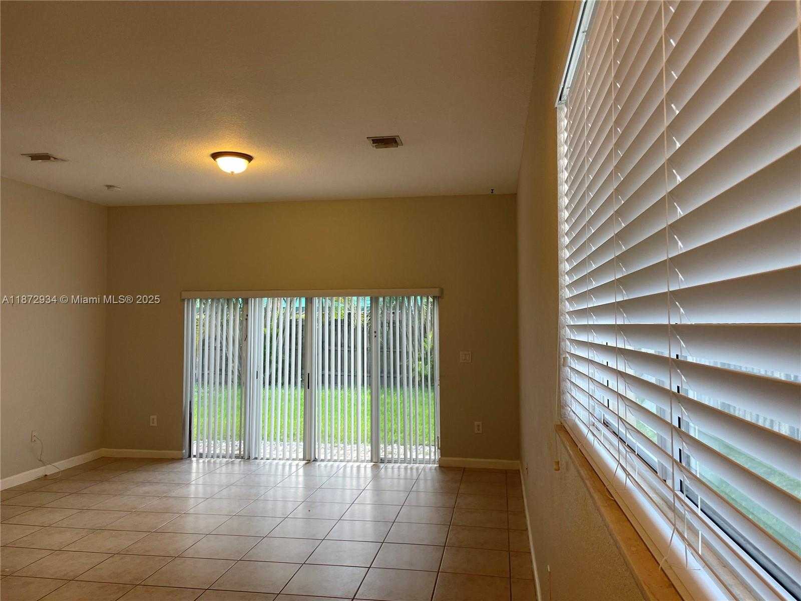 Small Image of 16637 SOUTH WEST 52ND ST, Miami Number 10