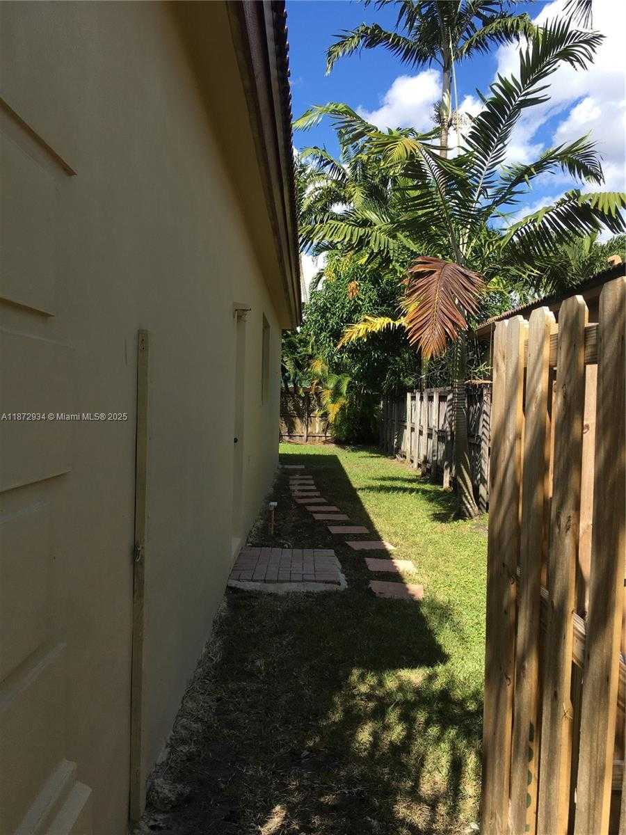 Small Image of 16637 SOUTH WEST 52ND ST, Miami Number 26