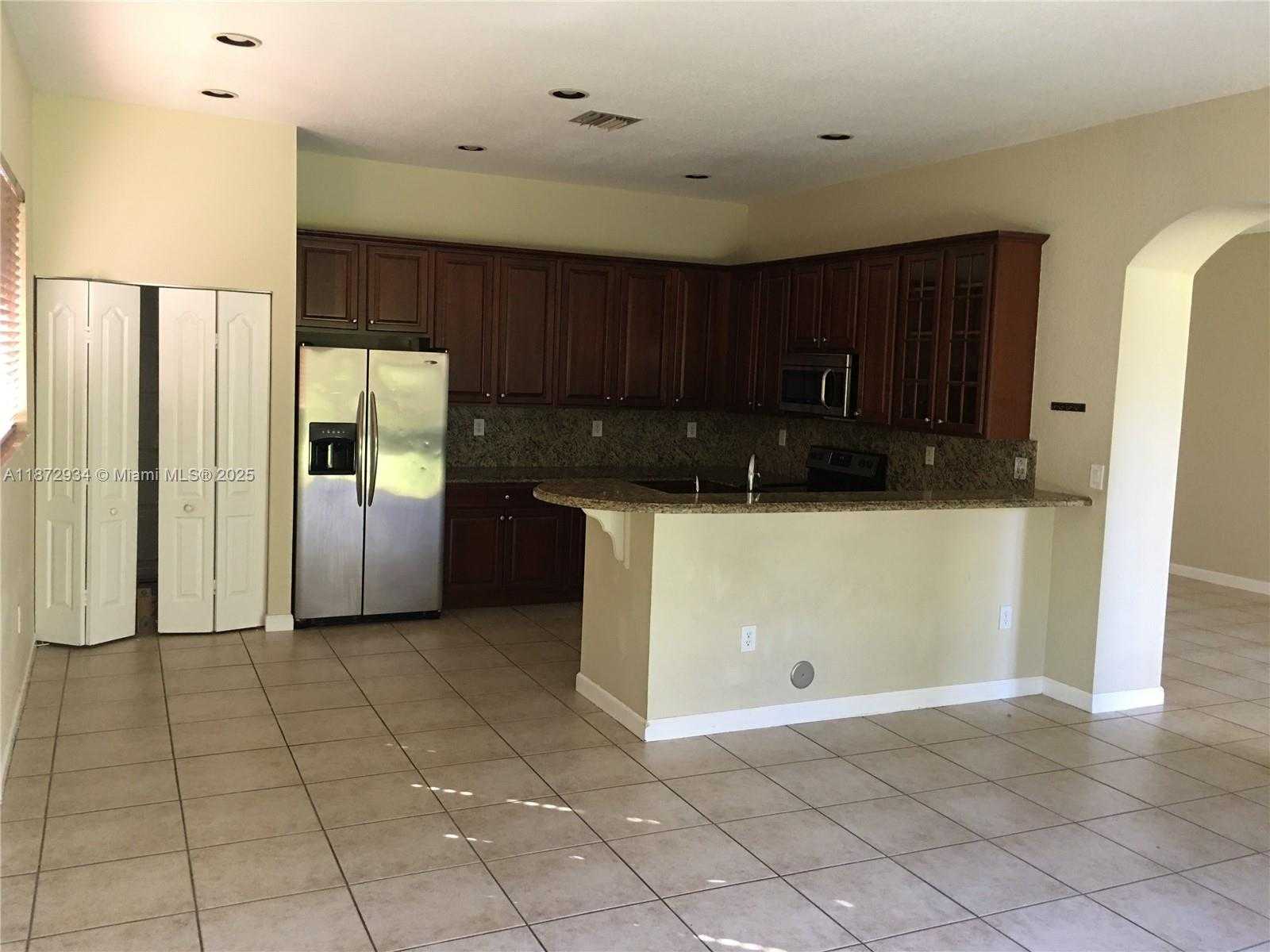 Small Image of 16637 SOUTH WEST 52ND ST, Miami Number 7