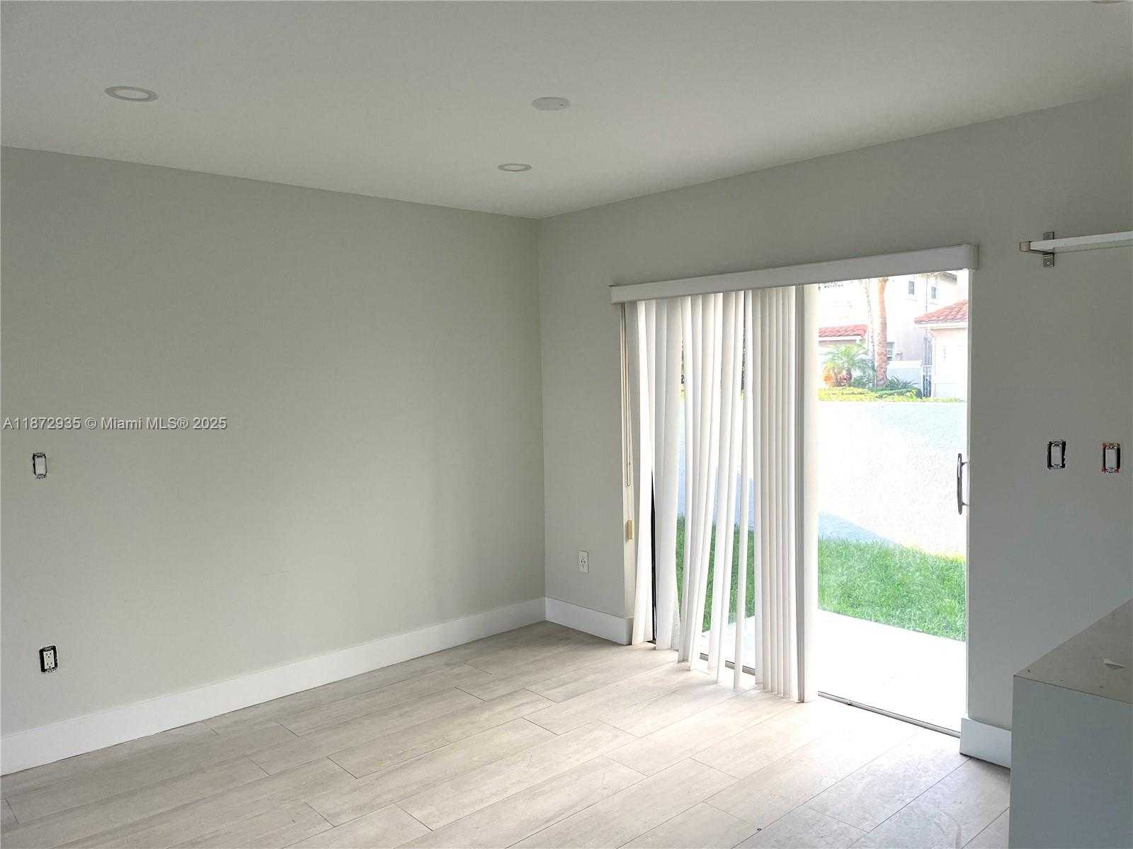 Small Image of 10273 NORTH WEST 56TH ST, Doral Number 10