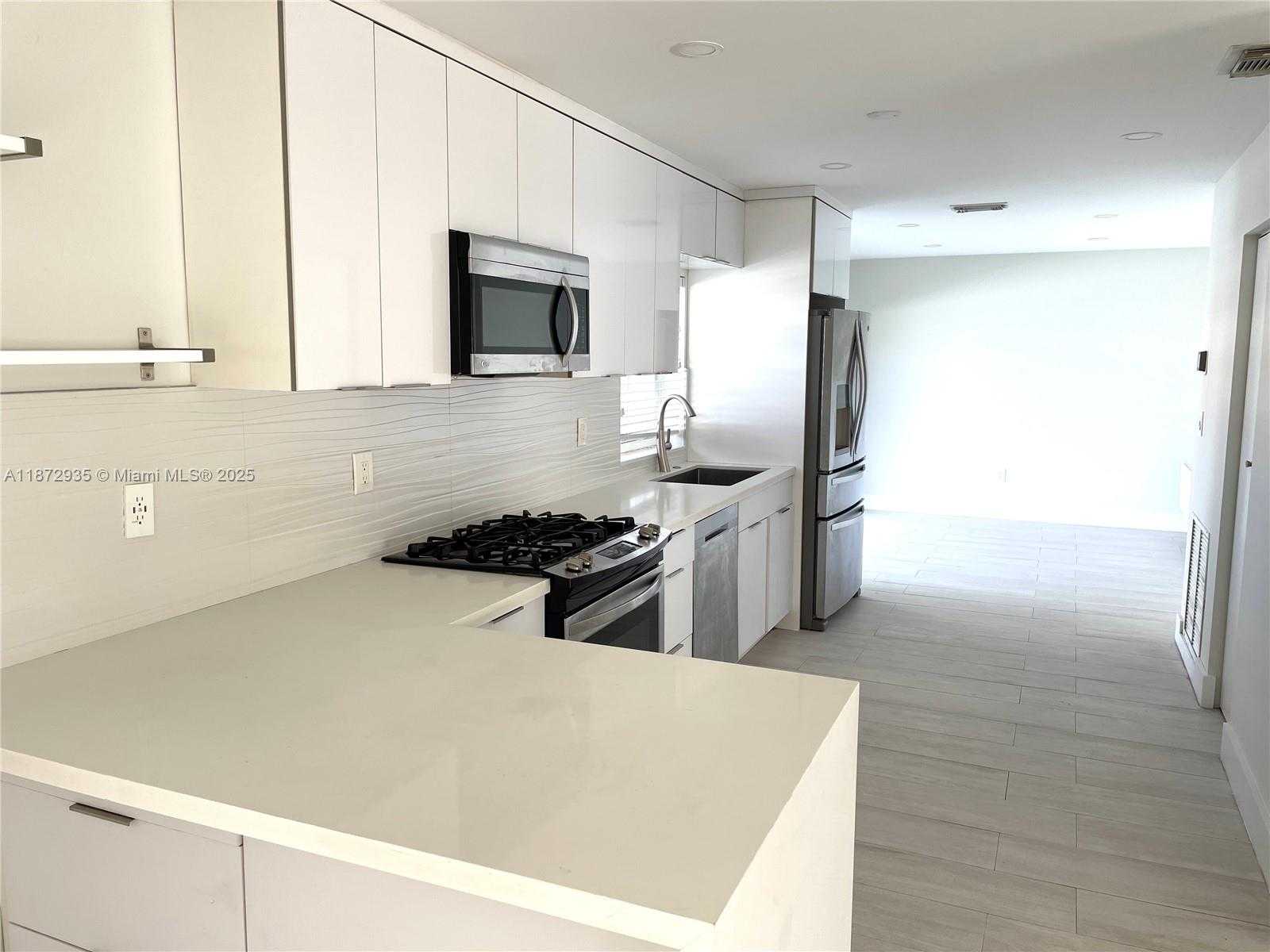 Small Image of 10273 NORTH WEST 56TH ST, Doral Number 3