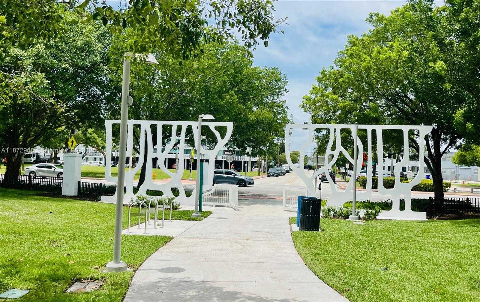 Small Image of 8233 HARDING AVE #309, Miami Beach Number 23