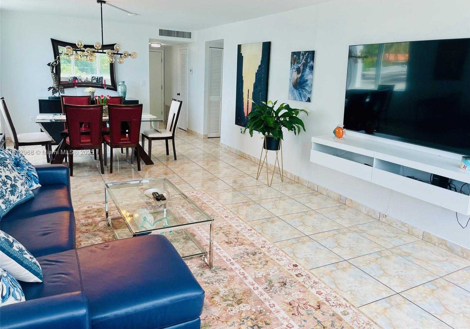 Small Image of 8233 HARDING AVE #309, Miami Beach Number 3
