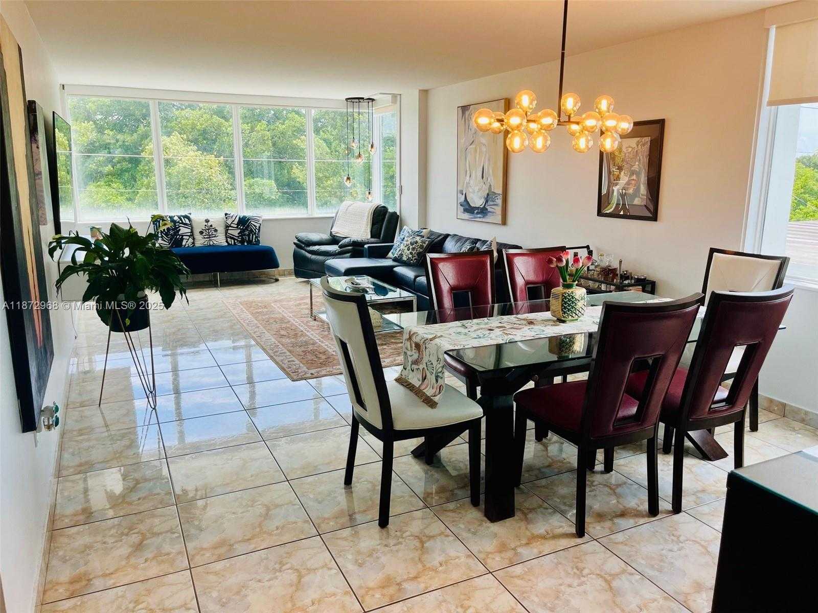 Small Image of 8233 HARDING AVE #309, Miami Beach Number 4