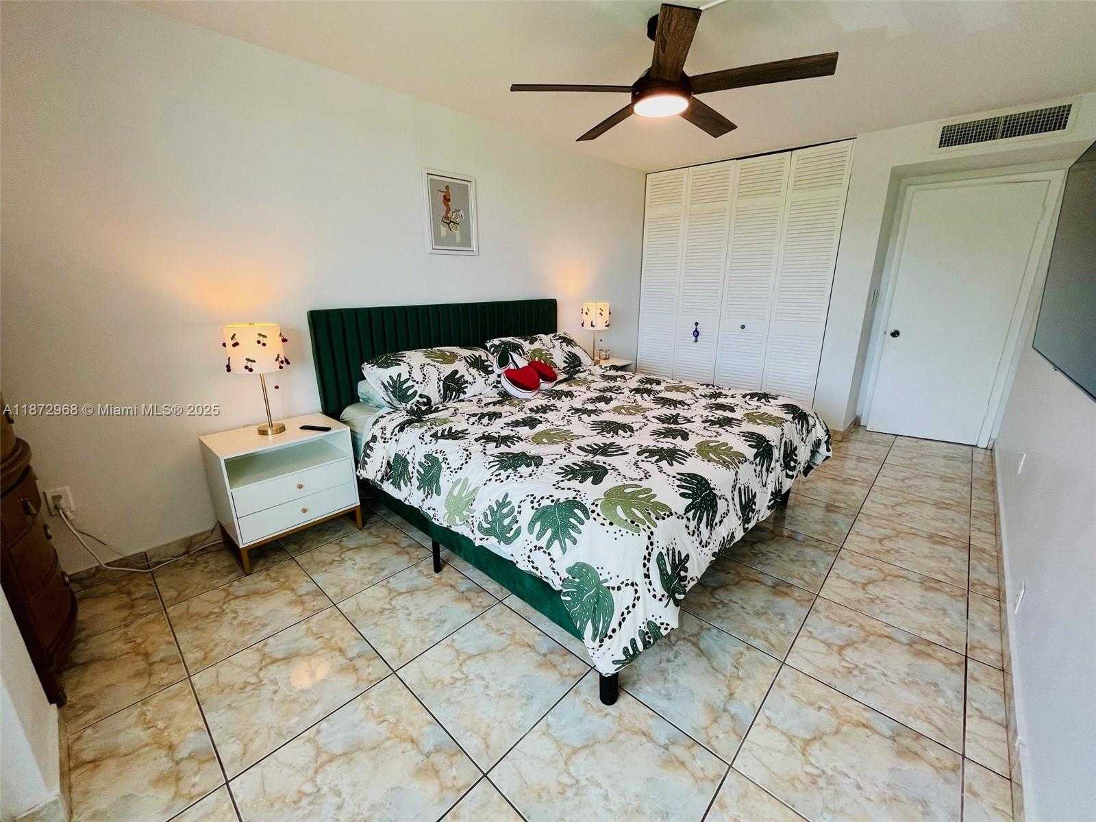 Small Image of 8233 HARDING AVE #309, Miami Beach Number 6
