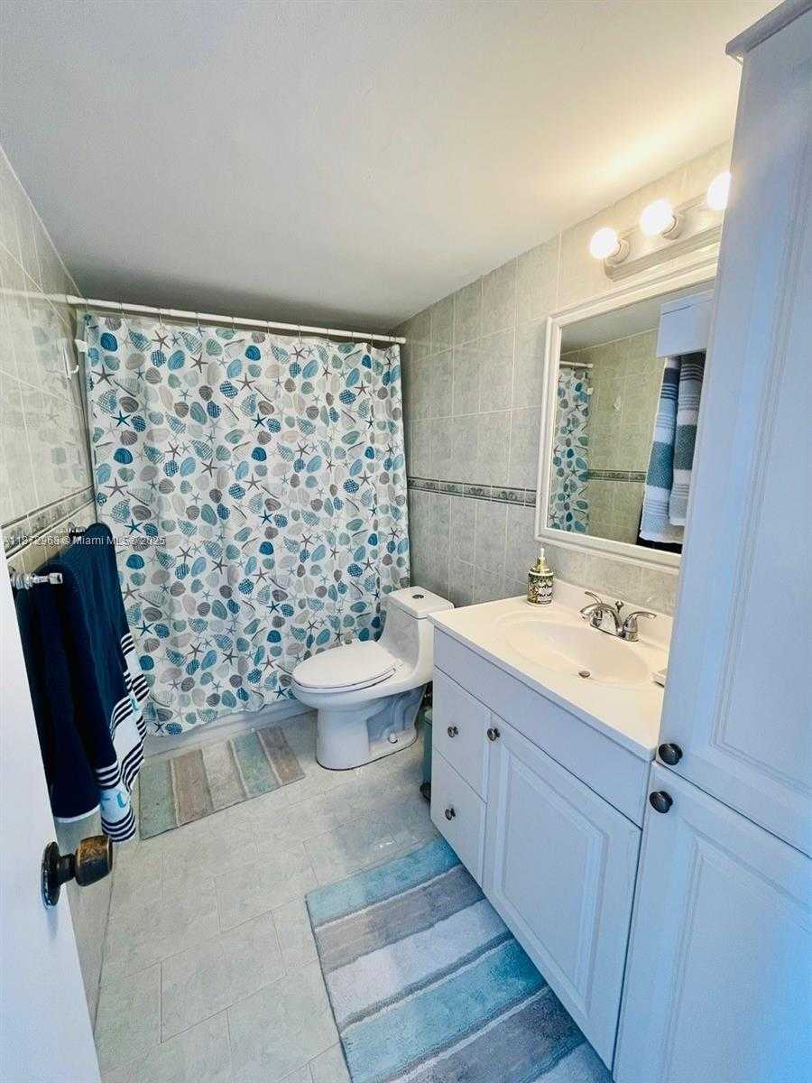 Small Image of 8233 HARDING AVE #309, Miami Beach Number 9