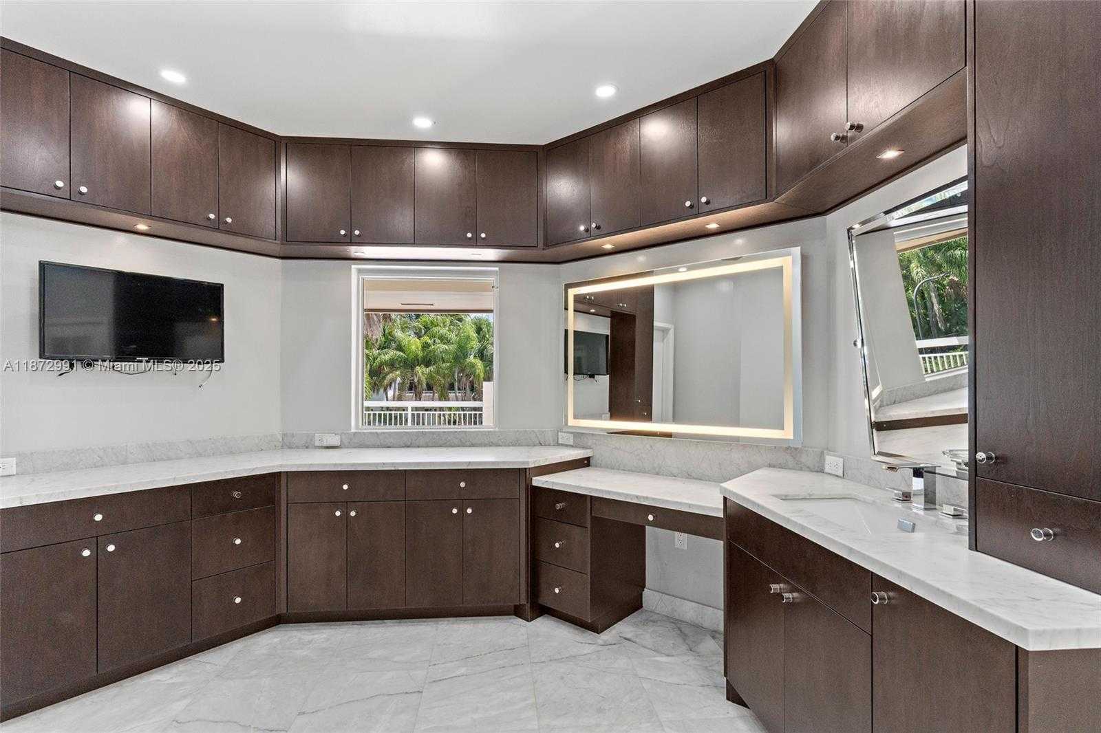 Small Image of 6190 SOUTH WEST 102ND ST, Pinecrest Number 29