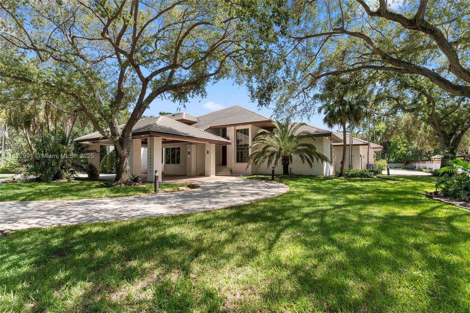 Small Image of 6190 SOUTH WEST 102ND ST, Pinecrest Number 3