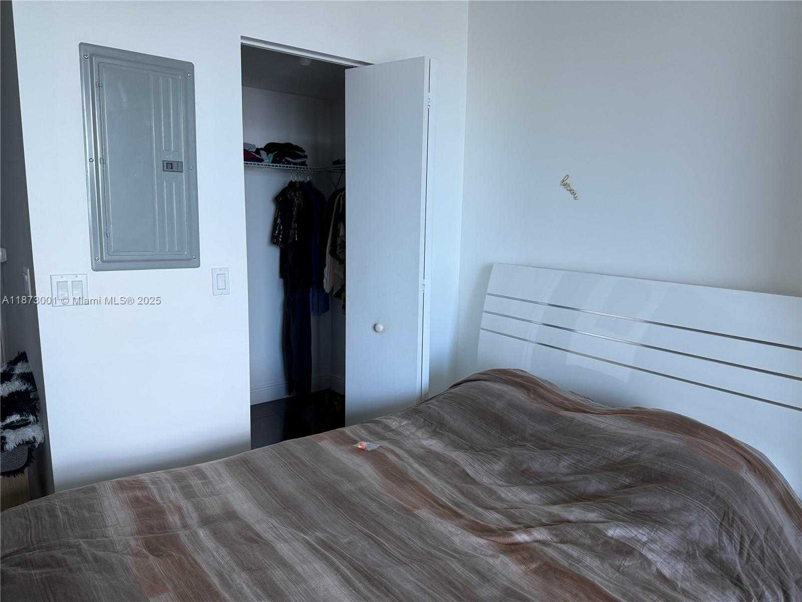 Small Image of 185 SOUTH WEST 7TH ST #2206, Miami Number 3