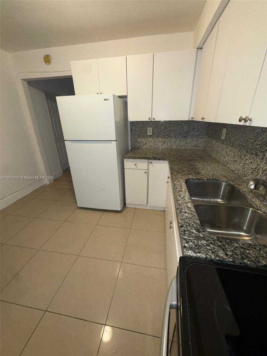 Small Image of 282 NORTH WEST 98TH ST, Miami Number 4