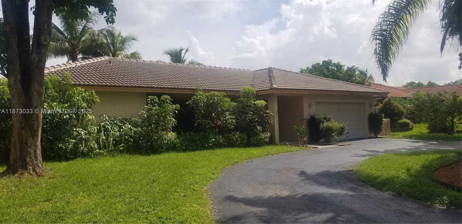 Small Image of Coral Springs Number 17