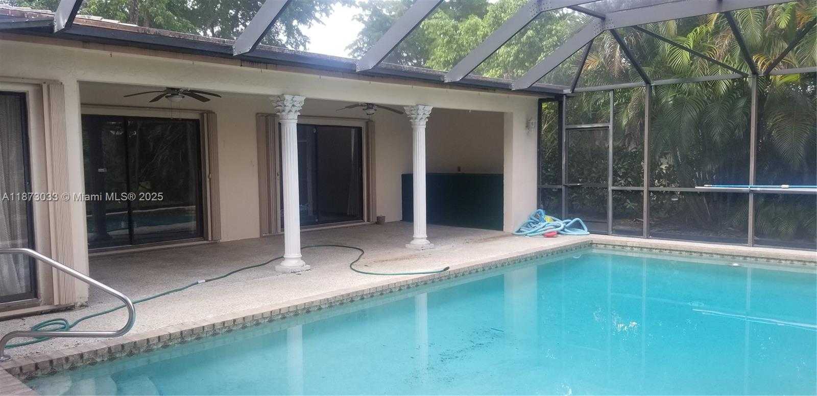 Small Image of Coral Springs Number 18