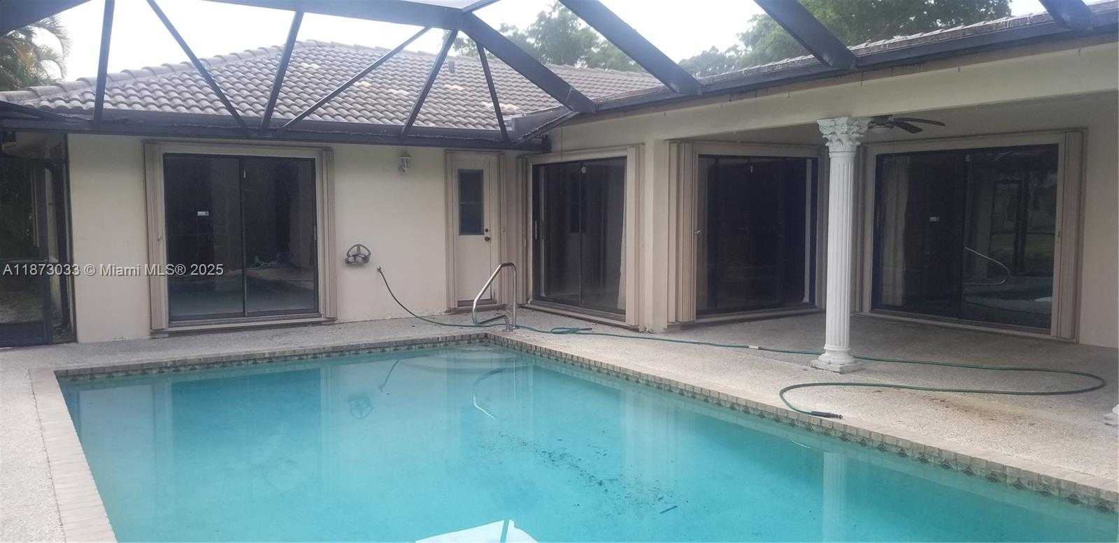 Small Image of Coral Springs Number 20