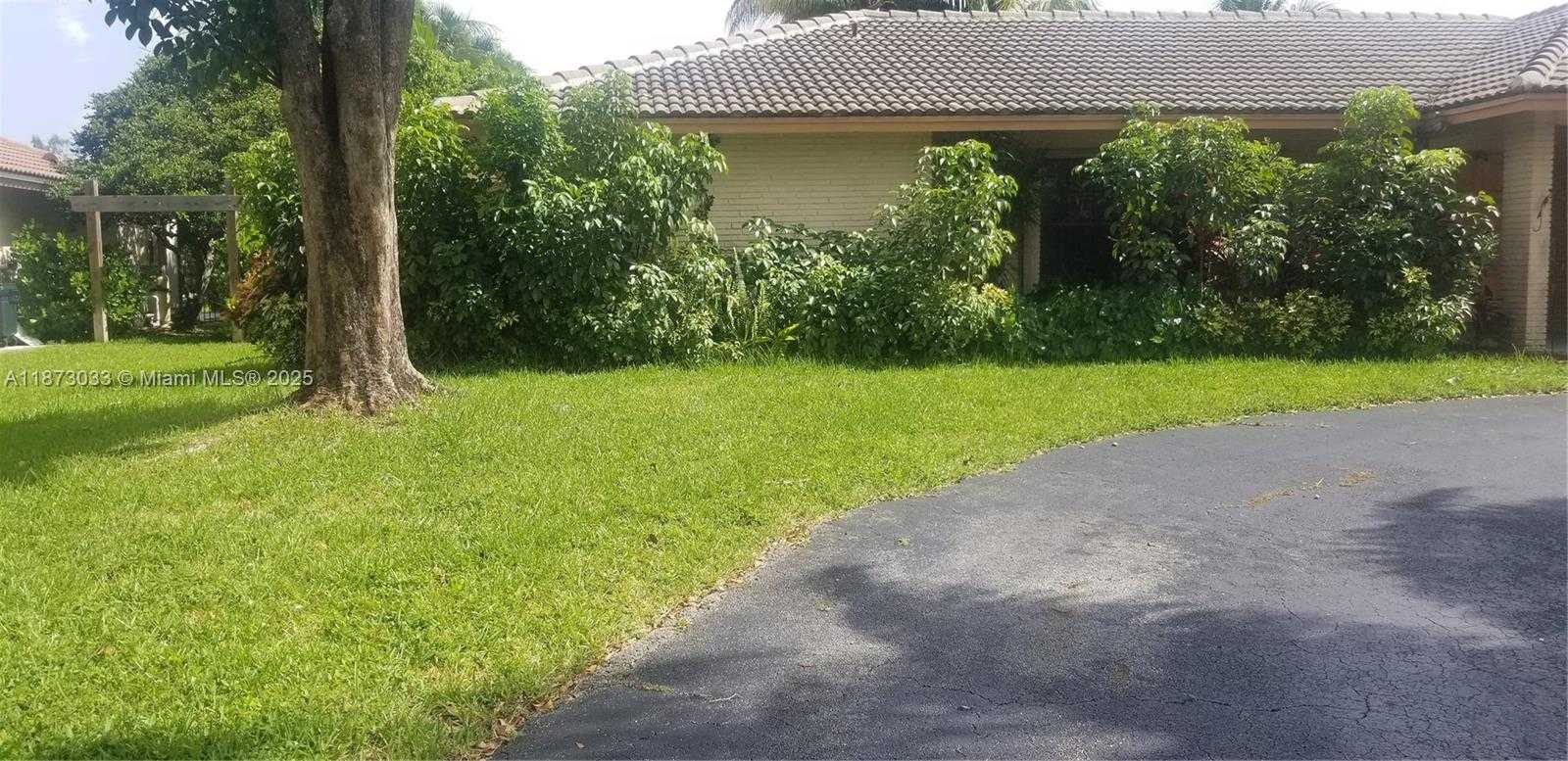 Small Image of Coral Springs Number 24
