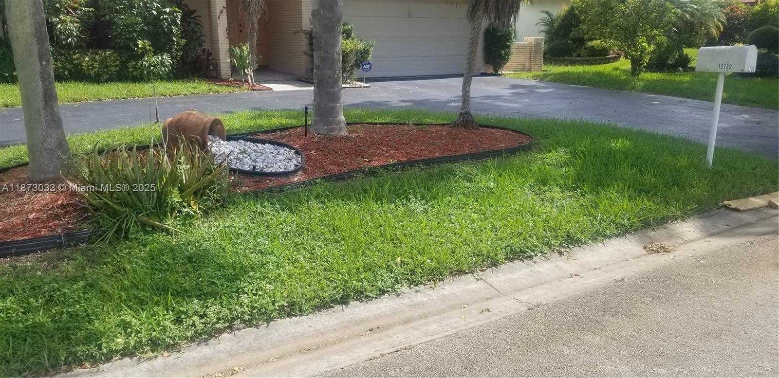 Small Image of Coral Springs Number 25