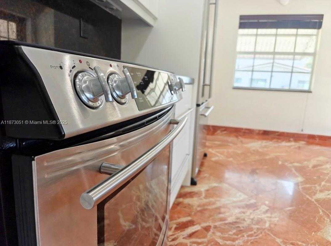 Small Image of 4027 PIERCE ST, Hollywood Number 11