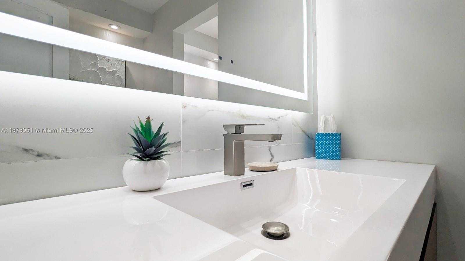 Small Image of 4027 PIERCE ST, Hollywood Number 13