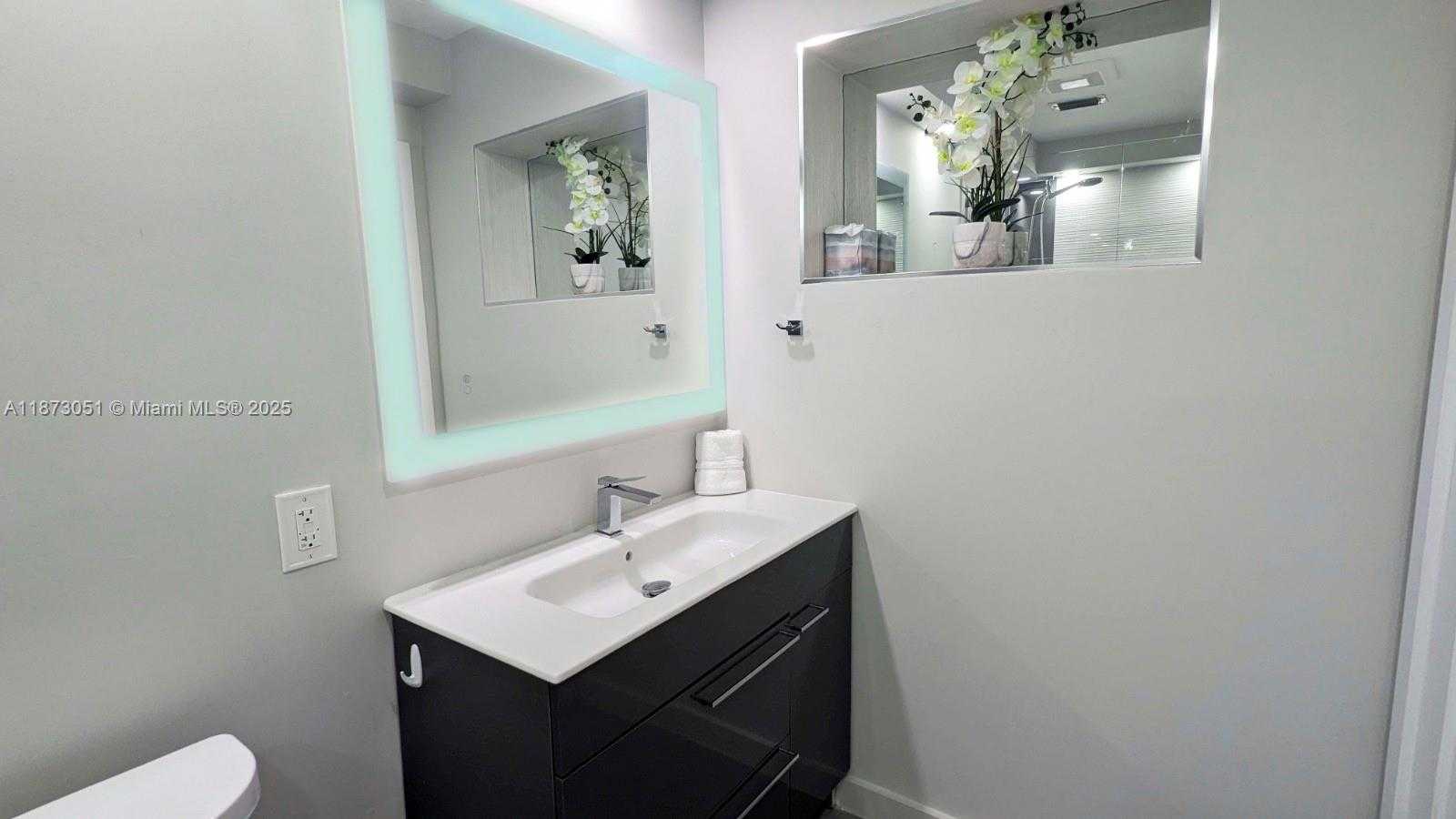 Small Image of 4027 PIERCE ST, Hollywood Number 18