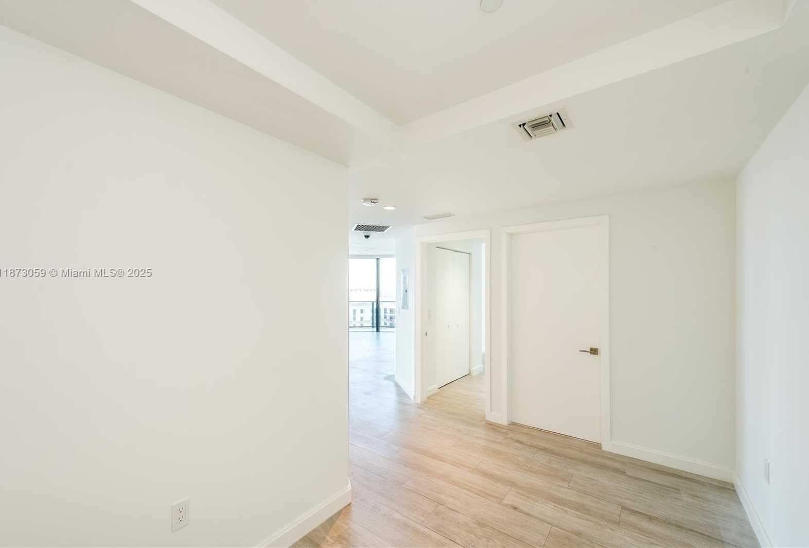 Small Image of 45 SOUTH WEST 9TH ST #3606, Miami Number 13