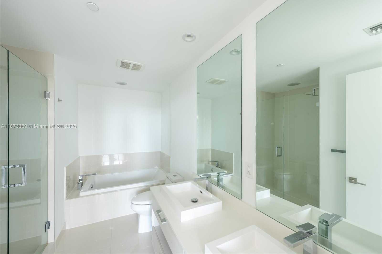 Small Image of 45 SOUTH WEST 9TH ST #3606, Miami Number 17