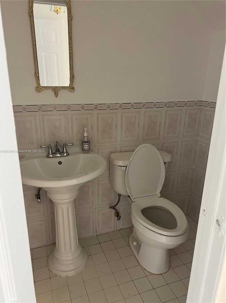 Small Image of 627 WEST 68TH ST #627, Hialeah Number 3