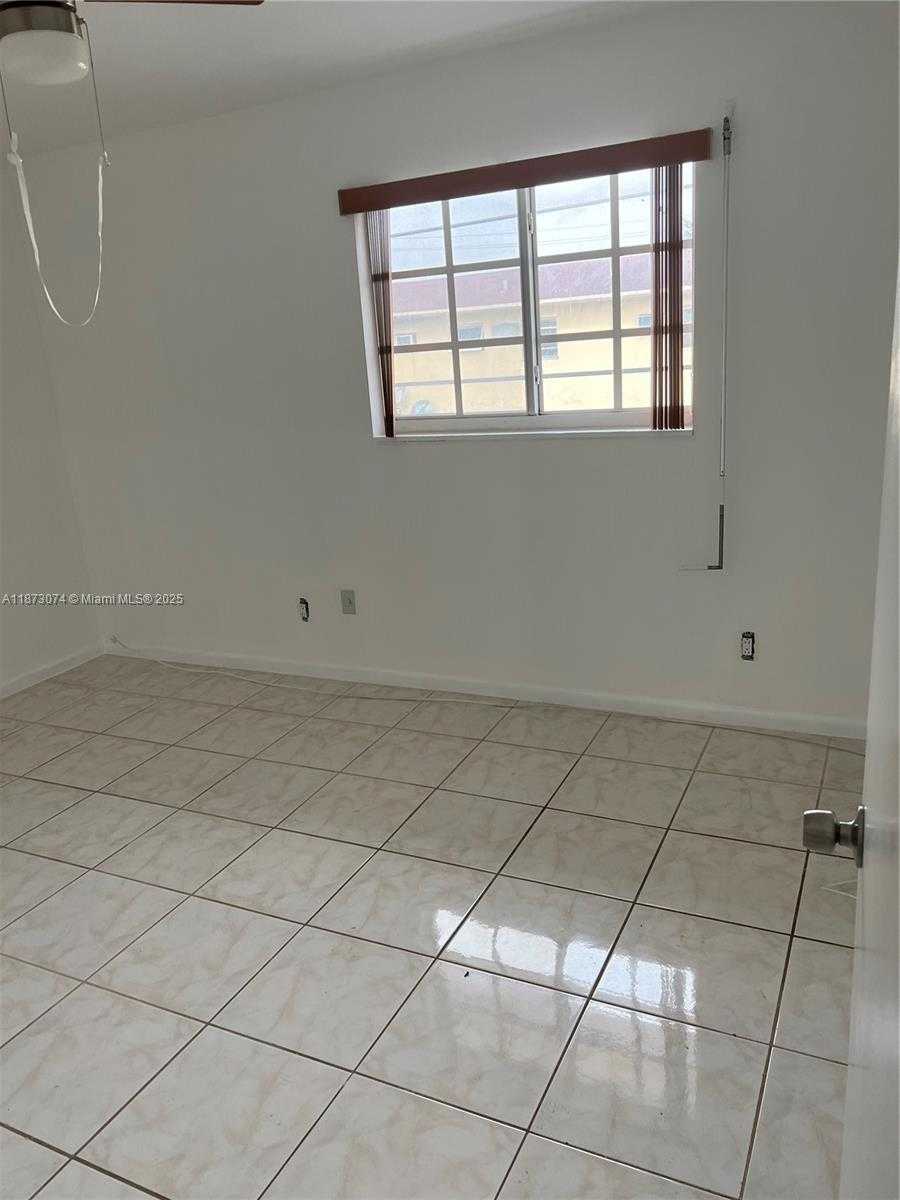 Small Image of 627 WEST 68TH ST #627, Hialeah Number 5