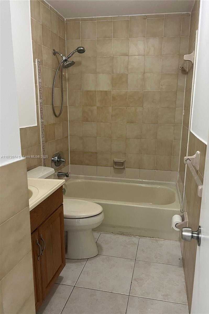 Small Image of 627 WEST 68TH ST #627, Hialeah Number 7