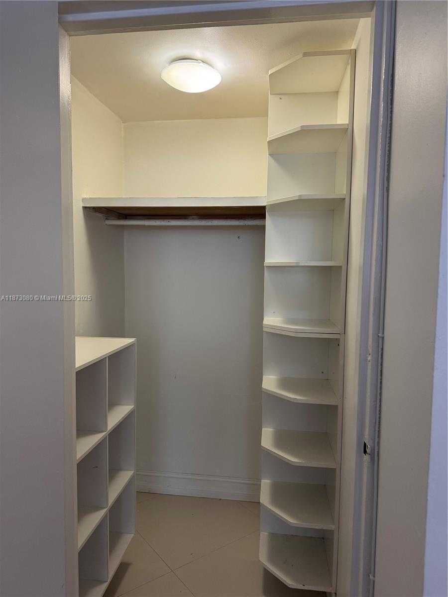 Small Image of 999 BRICKELL BAY DR #1109, Miami Number 11