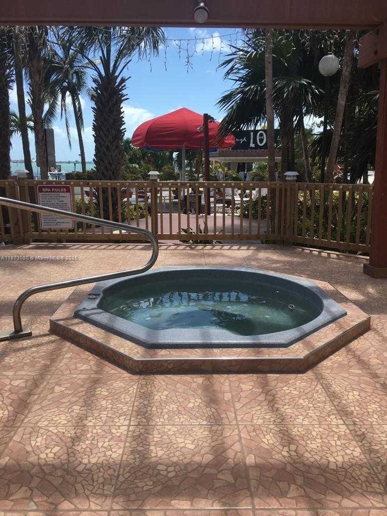 Small Image of 999 BRICKELL BAY DR #1109, Miami Number 17