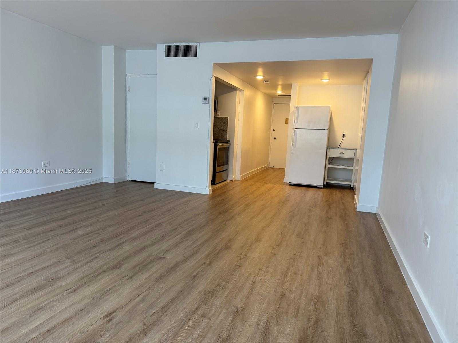 Small Image of 999 BRICKELL BAY DR #1109, Miami Number 5