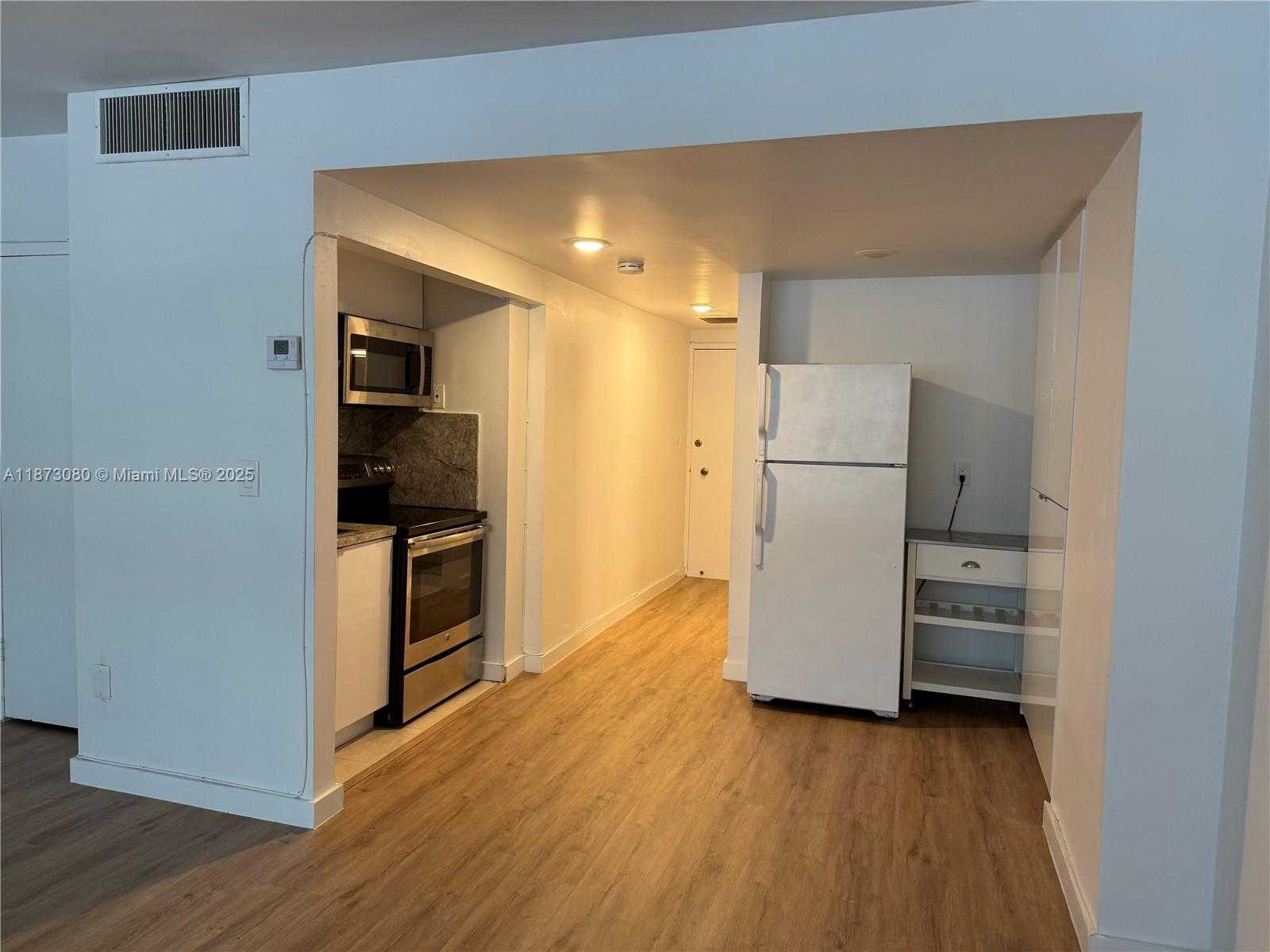 Small Image of 999 BRICKELL BAY DR #1109, Miami Number 6