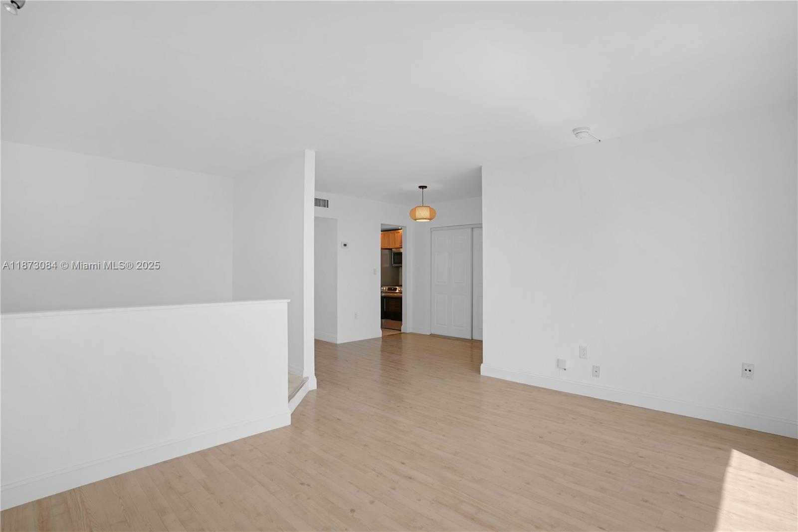 Small Image of 800 WEST AVE #632, Miami Beach Number 6