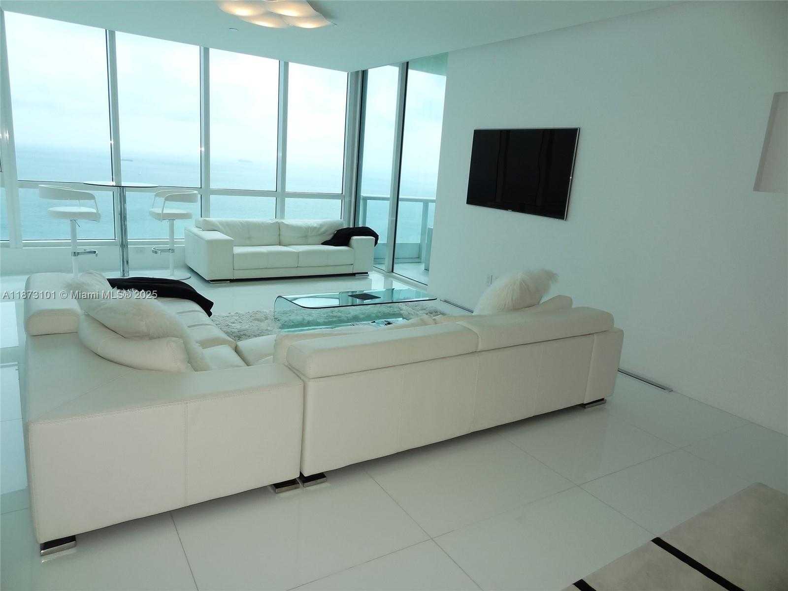 Small Image of 100 SOUTH POINTE DR #3105, Miami Beach Number 2