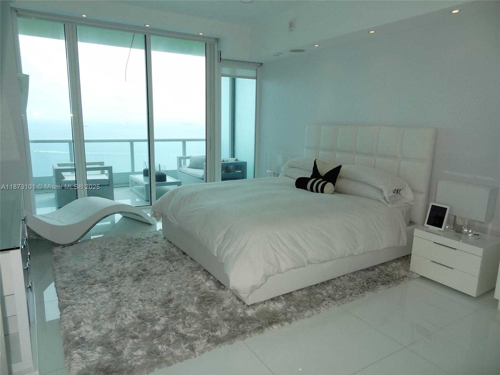 Small Image of 100 SOUTH POINTE DR #3105, Miami Beach Number 6