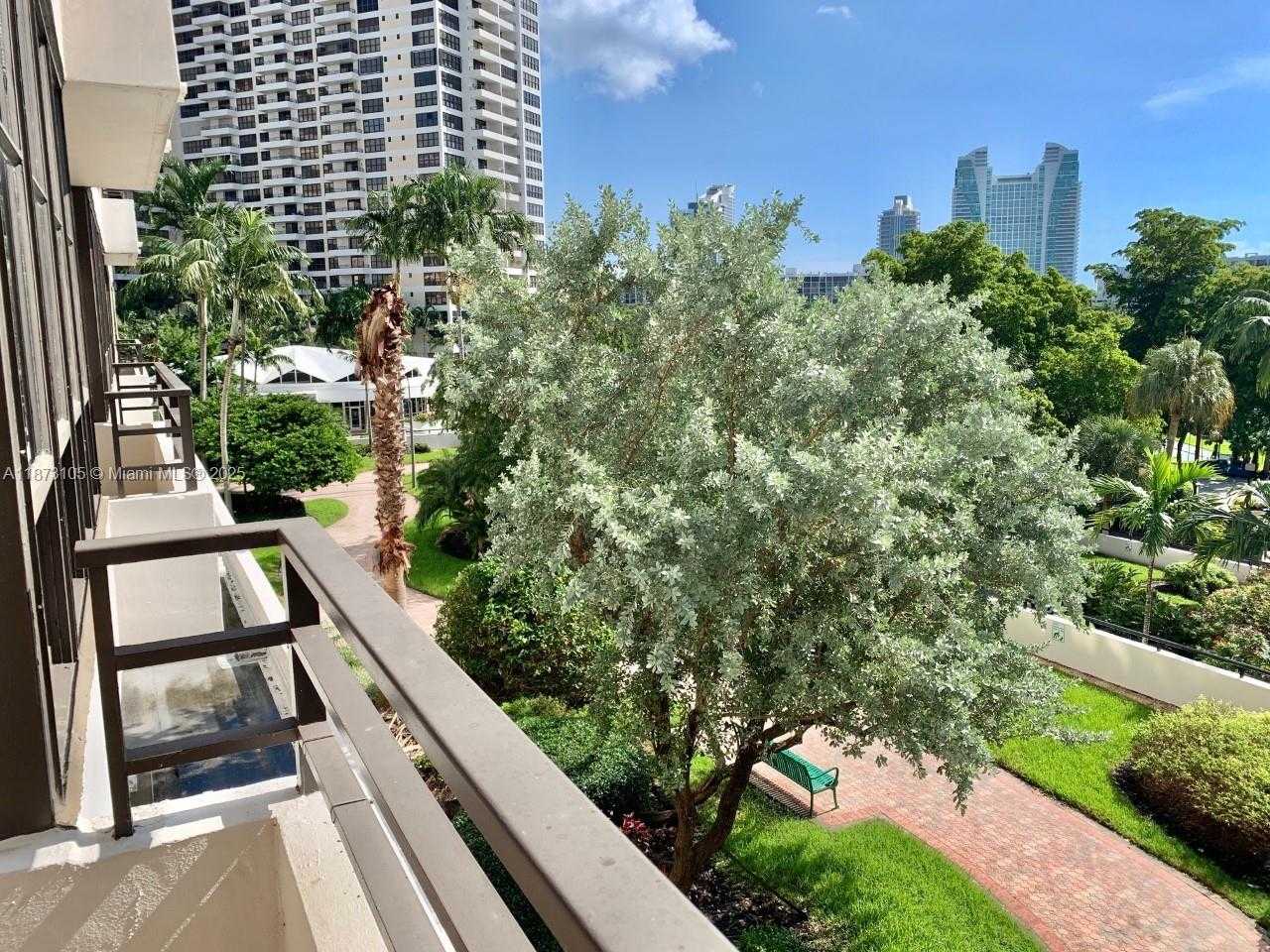 Small Image of 500 THREE ISLANDS BLVD #102, Hallandale Beach Number 14