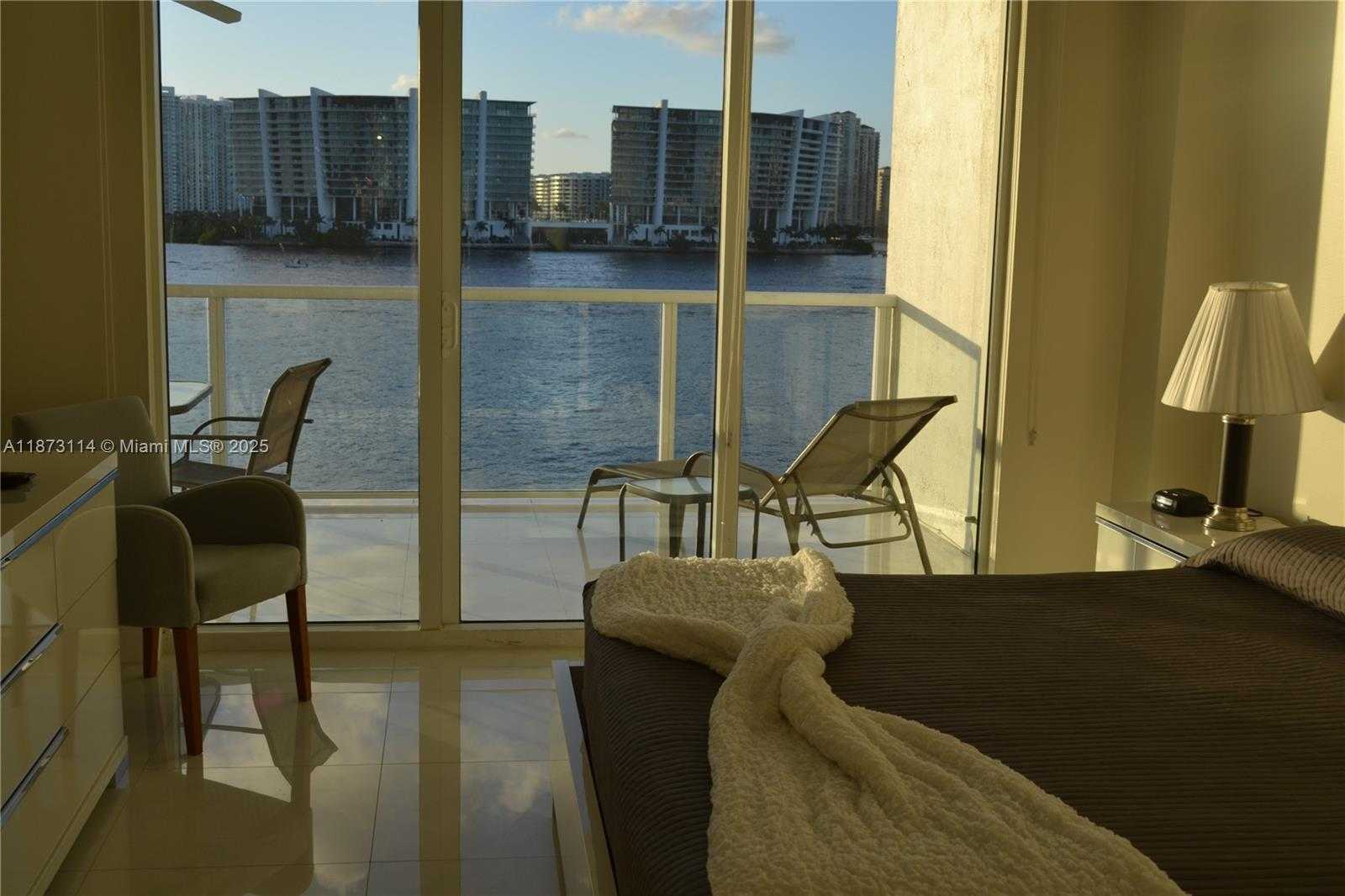 Small Image of 18100 NORTH BAY RD #809, Sunny Isles Beach Number 2