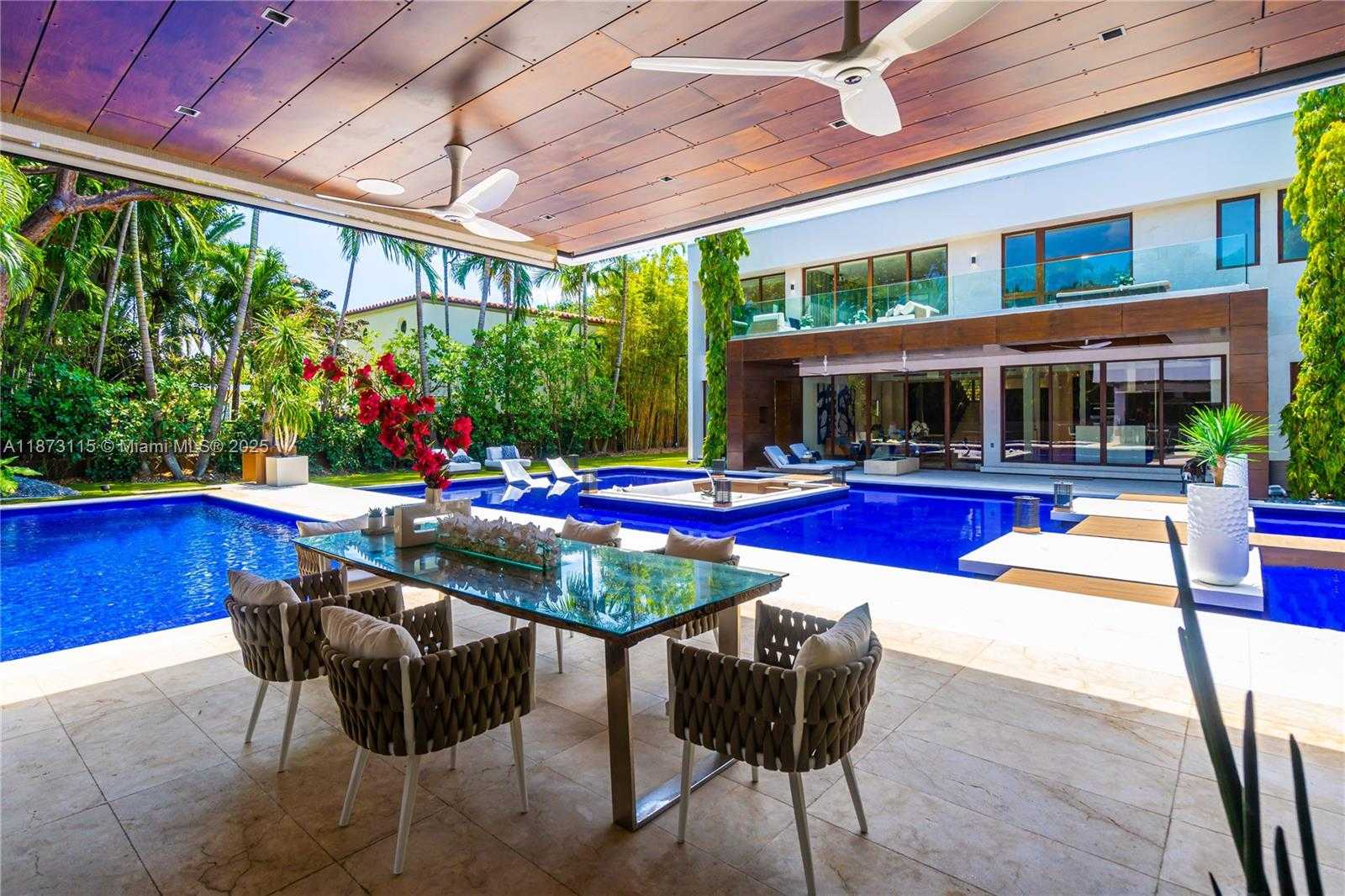 Small Image of 3009 PINE TREE DR, Miami Beach Number 29