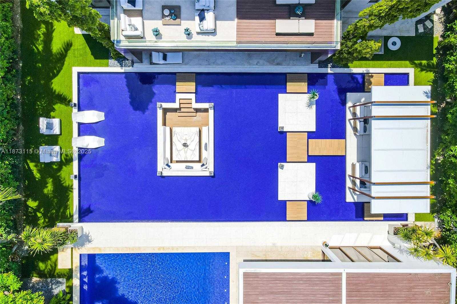 Small Image of 3009 PINE TREE DR, Miami Beach Number 34