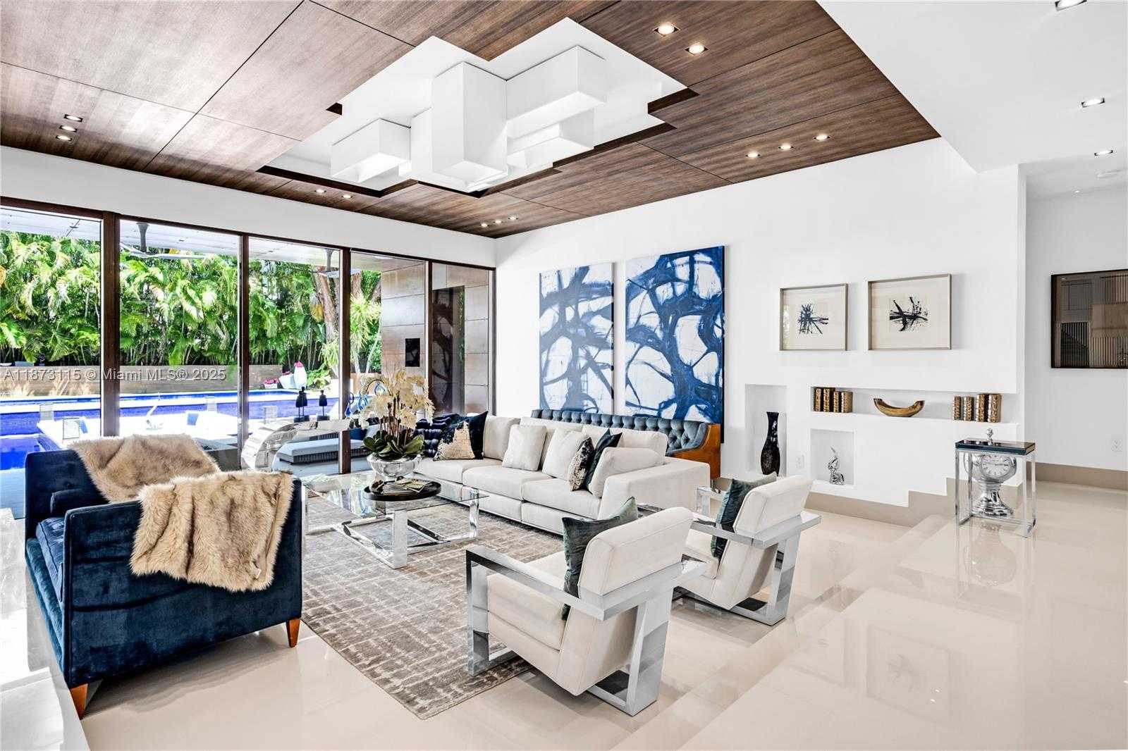 Small Image of 3009 PINE TREE DR, Miami Beach Number 42