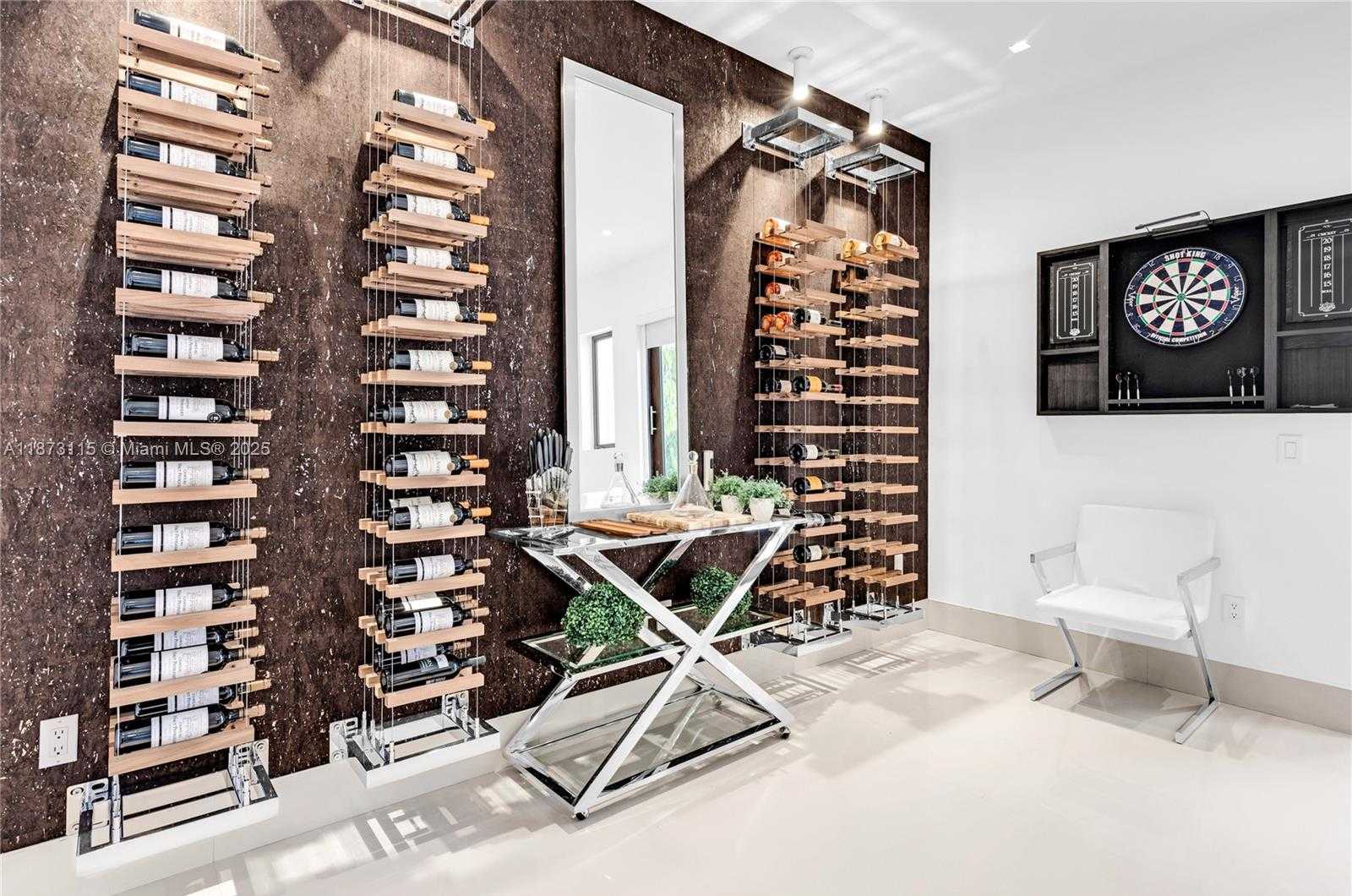 Small Image of 3009 PINE TREE DR, Miami Beach Number 50