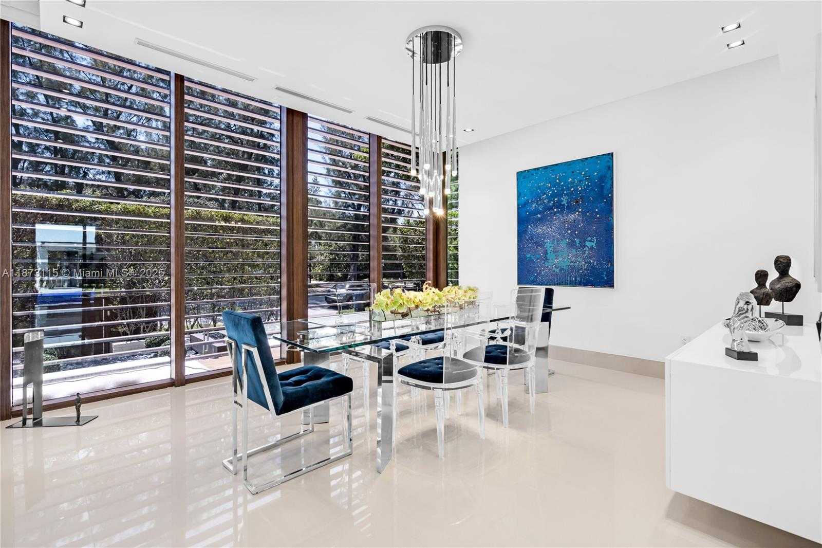 Small Image of 3009 PINE TREE DR, Miami Beach Number 52